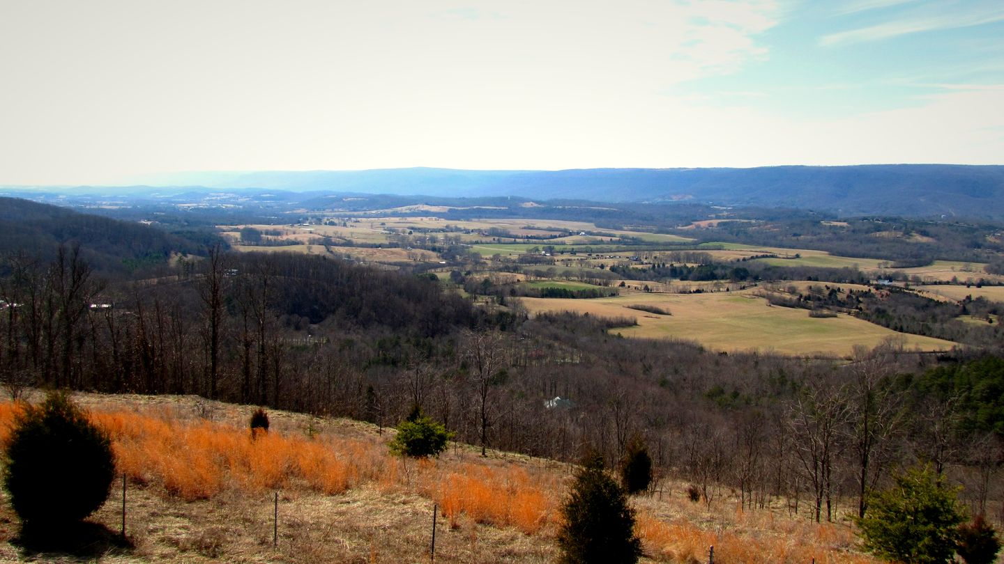 The Sequatchie Valley farmland seen from the TN-111 overlook on Walden Ridge above Dunlap