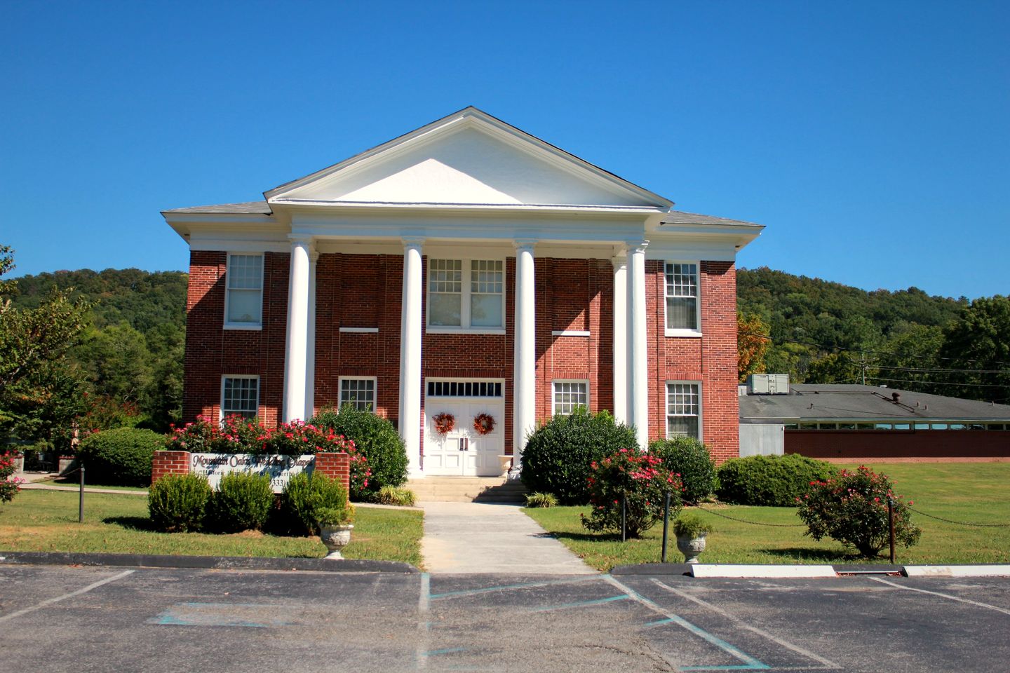 The columned brick James County Courthouse in Ooltewah, Tennessee