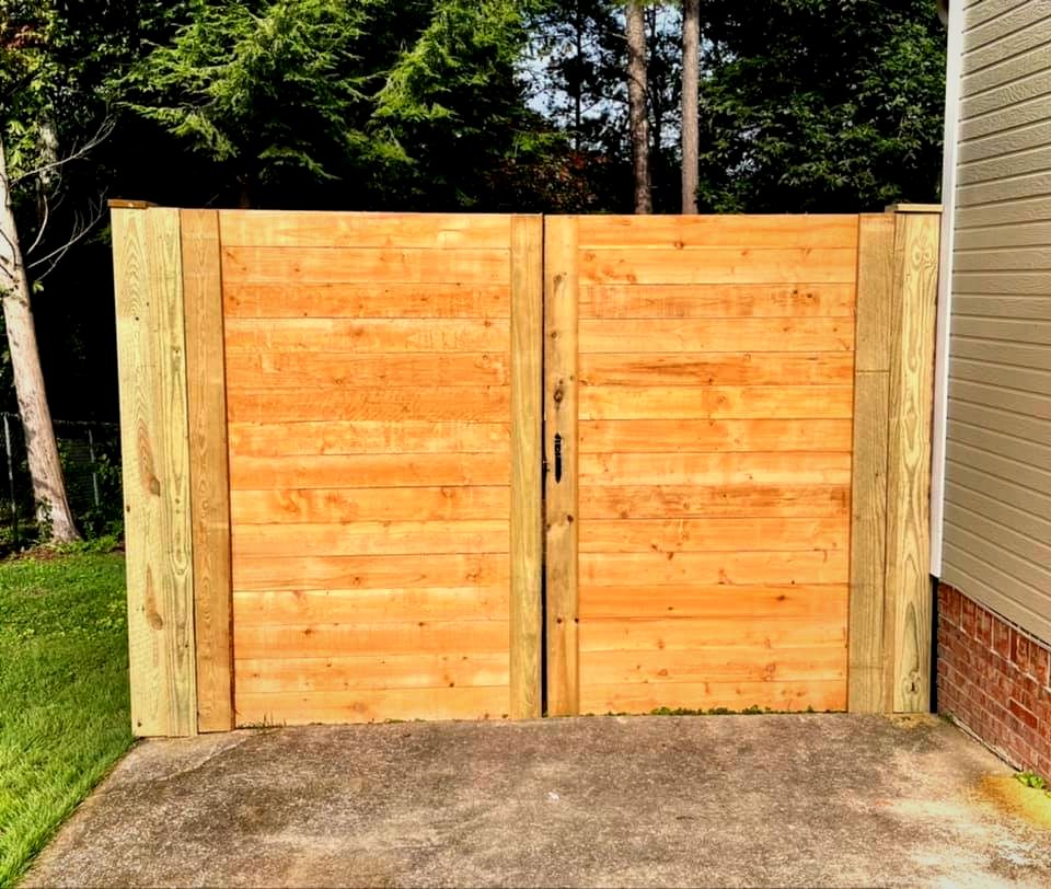 Horizontal-board wood double gate